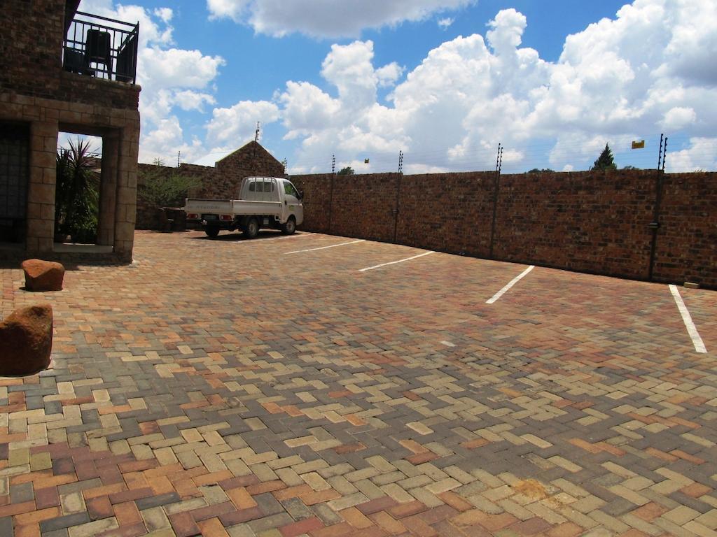 Tsessebe Guesthouse Bloemfontein Exteriör bild